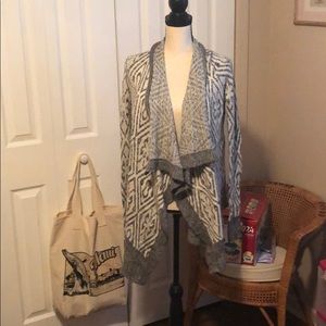 Abercrombie & Fitch Sweater